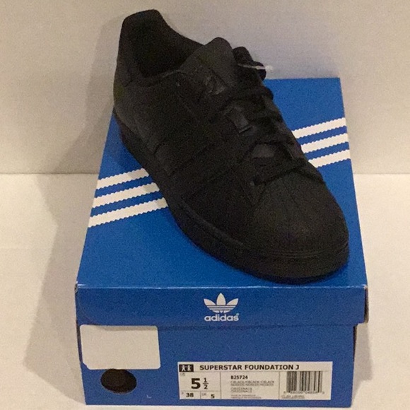 adidas Other - Adidas superstar unisex sneakers youth size US 5.5 adidas Other - Adidas superstar unisex sneakers youth size US 5.5